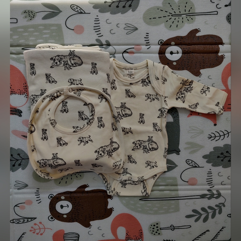Kate Quinn Pitbulls DL Blanket, Onesie, Bib Camo NWOT Dogs Swaddle